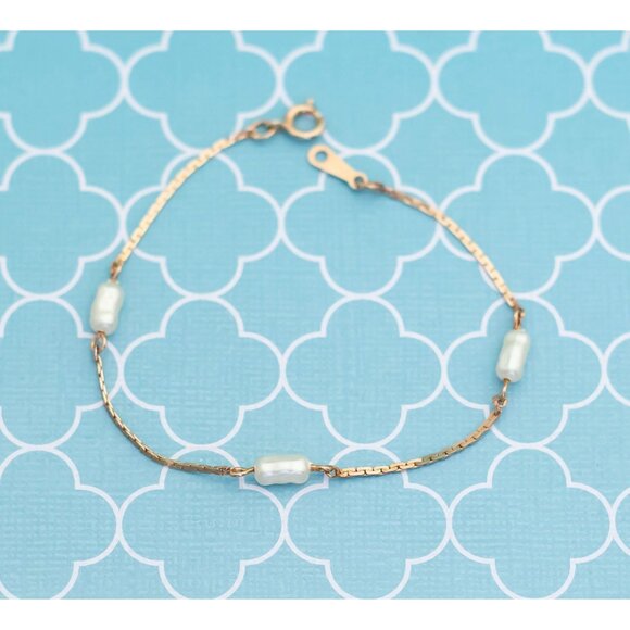 Vintage White Pearl Capsules Bracelet 7 inch by Avon - R7 - Picture 1 of 3